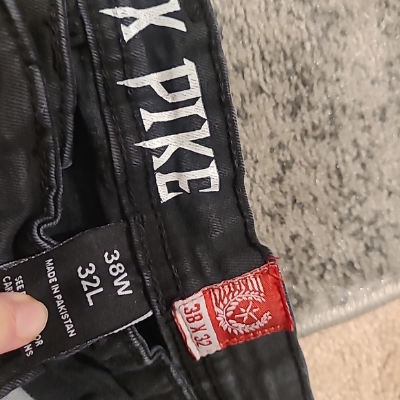 Black Pike Men's Jeans 38x32  Colorful Graphic Print Hemmed - Picture 9 of 12